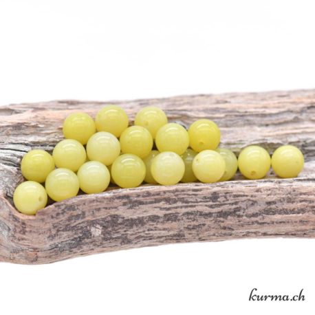 Perle Serpentine Jaune-Vert 8-8.5mm 1 disponible dans la boutique en ligne Kûrma. Votre magasin de pierre et minéraux en suisse