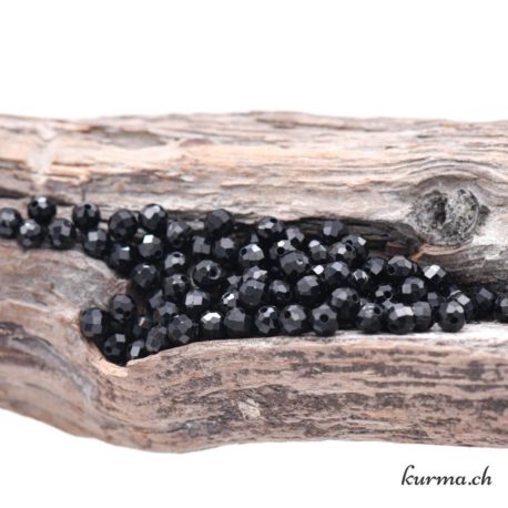 Perle Spinelle Noire Facette 4mm 1 disponible dans la boutique en ligne Kûrma. Votre magasin de pierre et minéraux en suisse
