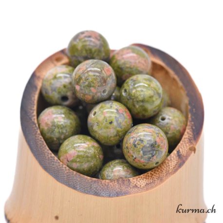 Perle Unakite 10mm 2 disponible dans la boutique en ligne Kûrma. Votre magasin de pierre et minéraux en suisse