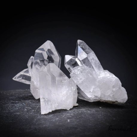 Lot Cristal de Roche 6 disponible dans la boutique en ligne Kûrma. Votre magasin de pierre et minéraux en suisse