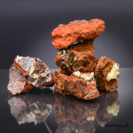 Minéraux Adamite- Nº5174.1-31 disponible dans la boutique en ligne Kûrma. Votre magasin de pierre et minéraux en suisse