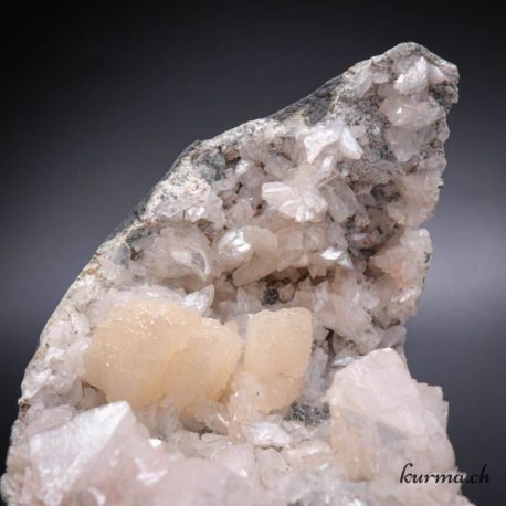 Minéraux Heulandite - Stilbite- Nº14773.1-61 disponible dans la boutique en ligne Kûrma. Votre magasin de pierre et minéraux en suisse