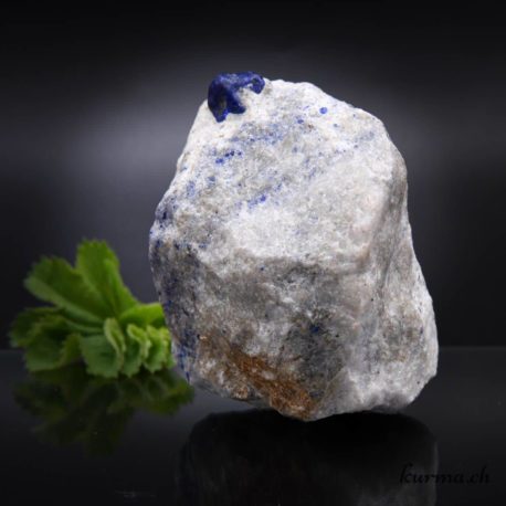 Minéraux Lazuli- Nº8306.2-11 disponible dans la boutique en ligne Kûrma. Votre magasin de pierre et minéraux en suisse