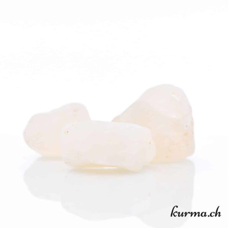 Acheter une pierre brute dans la boutique en ligne Kûrma. Spécialisé dans des pierres de qualité directement importer depuis les artisans lapidaires.
