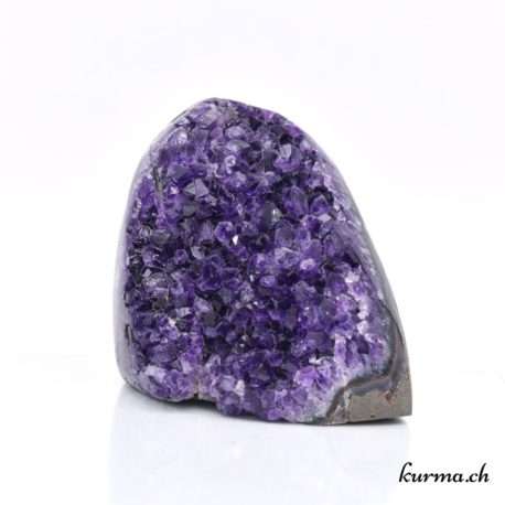 Acheter cette pierre dans la boutique en ligne Kûrma. Spécialisé dans des pierres de qualité directement importer depuis les artisans lapidaires.