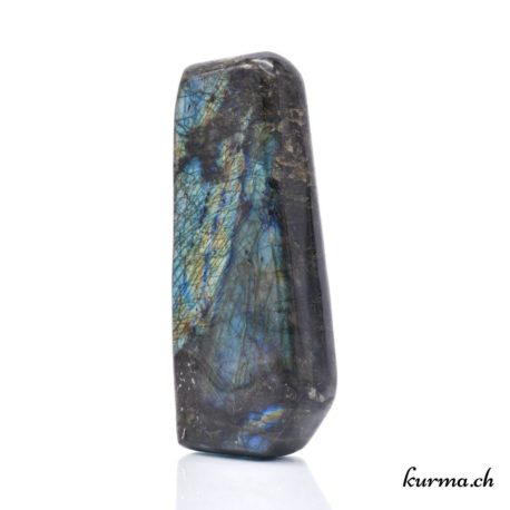 Acheter Menhir Labradorite 857gr – N°14266.5-31 dans la boutique en ligne Kûrma. Spécialisé dans des pierres de qualité directement importer depuis les artisans lapidaires.