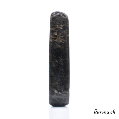 Acheter Menhir Labradorite 857gr – N°14266.5-51 dans la boutique en ligne Kûrma. Spécialisé dans des pierres de qualité directement importer depuis les artisans lapidaires.