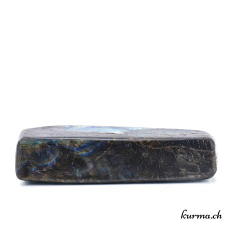 Acheter Menhir Labradorite 857gr – N°14266.5-61 dans la boutique en ligne Kûrma. Spécialisé dans des pierres de qualité directement importer depuis les artisans lapidaires.