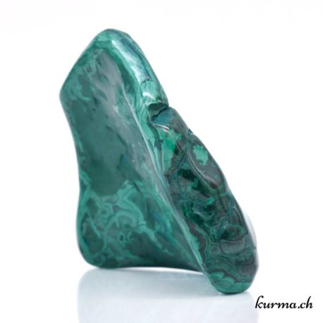 Acheter Menhir Malachite 409gr – N°14262.3-21 dans la boutique en ligne Kûrma. Spécialisé dans des pierres de qualité directement importer depuis les artisans lapidaires.