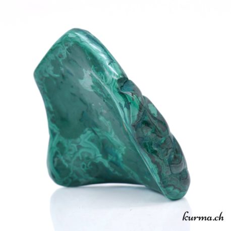 Acheter Menhir Malachite 409gr – N°14262.3-31 dans la boutique en ligne Kûrma. Spécialisé dans des pierres de qualité directement importer depuis les artisans lapidaires.