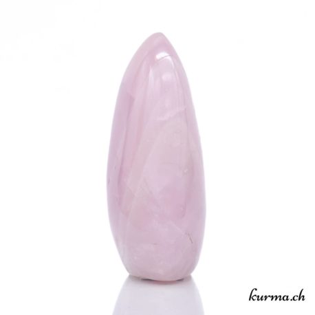 Acheter Menhir Quartz Rose 915gr – N°14258.4-41 dans la boutique en ligne Kûrma. Spécialisé dans des pierres de qualité directement importer depuis les artisans lapidaires.