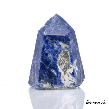 Acheter Menhir Sodalite 128gr – N°14938.1-31 dans la boutique en ligne Kûrma. Spécialisé dans des pierres de qualité directement importer depuis les artisans lapidaires.