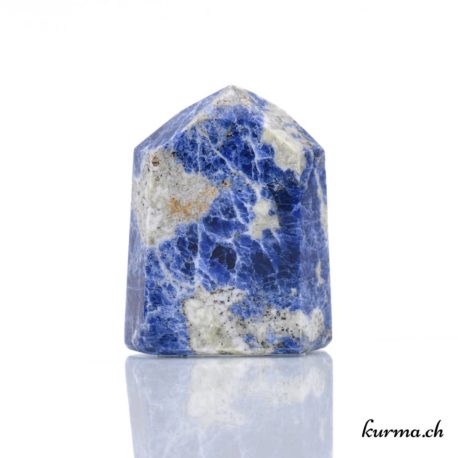 Acheter Menhir Sodalite 147gr – N°14938.3-11 dans la boutique en ligne Kûrma. Spécialisé dans des pierres de qualité directement importer depuis les artisans lapidaires.