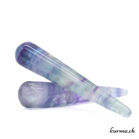 Acheter Bâton de Massage Fluorite 10cm – no15321-21 dans la boutique en ligne Kûrma. Spécialisé dans des pierres de qualité directement importer depuis les artisans lapidaires.