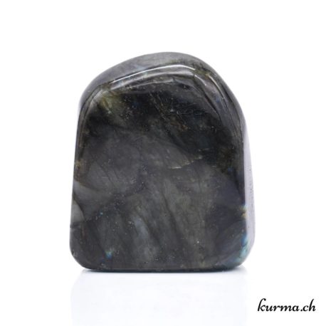 Acheter Menhir Labradorite 960gr – N°14266.6-41 dans la boutique en ligne Kûrma. Spécialisé dans des pierres de qualité directement importer depuis les artisans lapidaires.
