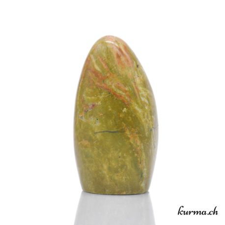 Acheter Menhir Opale Verte 271gr – N°5205.4-11 dans la boutique en ligne Kûrma. Spécialisé dans des pierres de qualité directement importer depuis les artisans lapidaires.