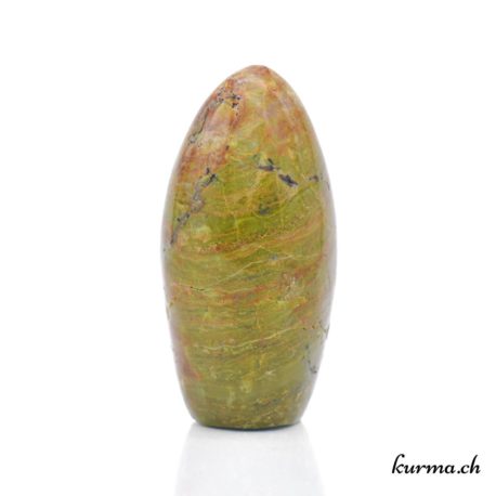Acheter Menhir Opale Verte 372gr – N°5205.2-41 dans la boutique en ligne Kûrma. Spécialisé dans des pierres de qualité directement importer depuis les artisans lapidaires.
