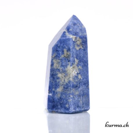 Acheter Menhir Sodalite 214gr – N°14938.2-41 dans la boutique en ligne Kûrma. Spécialisé dans des pierres de qualité directement importer depuis les artisans lapidaires.