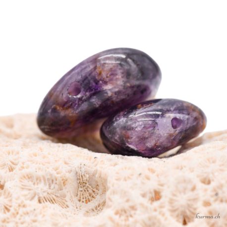 Acheter Pendentif Cacoxonite - N°7357-1 dans la boutique en ligne Kûrma. Spécialisé dans des pierres de qualité directement importer depuis les artisans lapidaires.