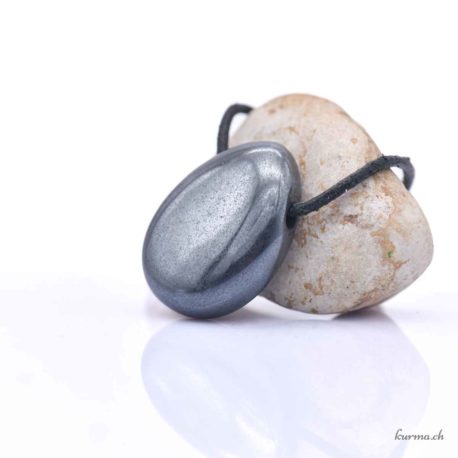 Pendentif Hématite (c) - N°7900-1 disponible en ligne et dans la boutique Kûrma. Votre magasin  de pierre et minéraux en Suisse