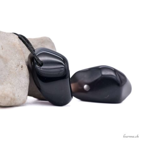 Acheter Pendentif Obsidienne Noir L - N°7171-1 dans la boutique en ligne Kûrma. Spécialisé dans des pierres de qualité directement importer depuis les artisans lapidaires.