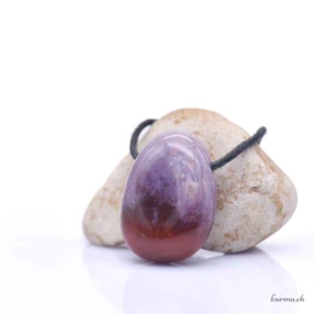 Pendentif Sardonyx (b) - N°15326-1 disponible en ligne et dans la boutique Kûrma. Votre magasin  de pierre et minéraux en Suisse