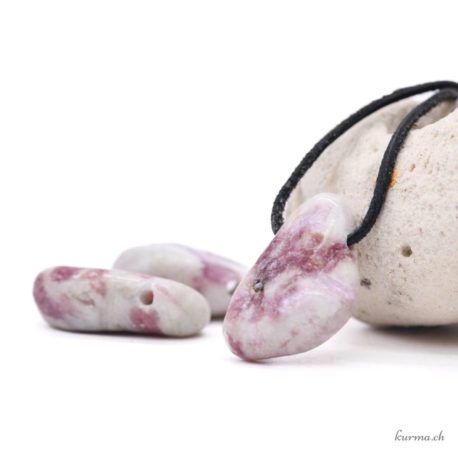 Acheter Pendentif Tourmaline Rose - N°10555-2 dans la boutique en ligne Kûrma. Spécialisé dans des pierres de qualité directement importer depuis les artisans lapidaires.