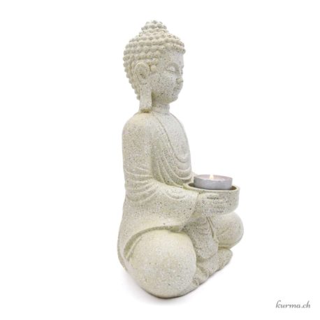 Acheter Bouddha méditant bougeoir couleur gris 550g 27cm - N°15907-3 dans la boutique en ligne Kûrma. Spécialisé dans des pierres de qualité directement importer depuis les artisans lapidaires.