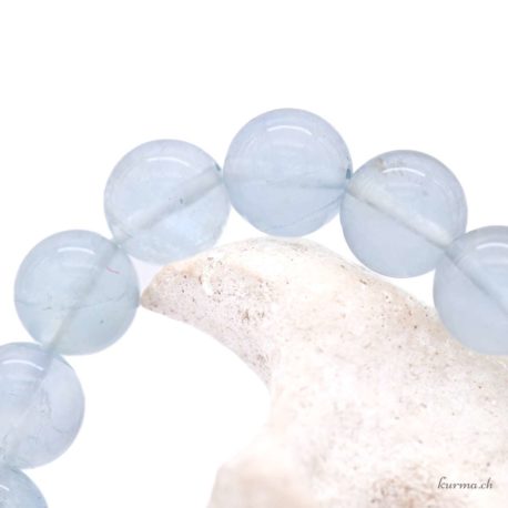 Acheter Bracelet Fluorite Bleue 'AA' perles 10mm - N°16103-2 dans la boutique en ligne Kûrma. Spécialisé dans des pierres de qualité directement importer depuis les artisans lapidaires.