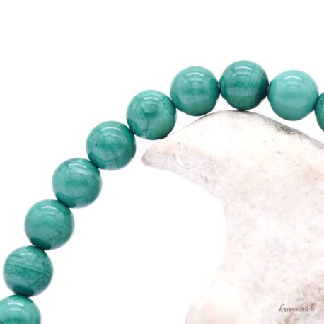 Acheter Bracelet 'Light' Malachite 'AA' perles 6mm - N°16124-2 dans la boutique en ligne Kûrma. Spécialisé dans des pierres de qualité directement importer depuis les artisans lapidaires.