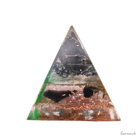 Acheter Orgonite Pyramide cm Résine naturelle - N°1-2 dans la boutique en ligne Kûrma. Magasin suisse d'orgonite artisanale de qualité.