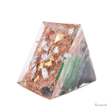 Acheter Orgonite Pyramide cm Résine naturelle - N°1-5 dans la boutique en ligne Kûrma. Magasin suisse d'orgonite artisanale de qualité.