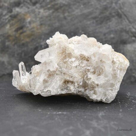 Mineralien Bergkristall Drusen 194- 3 im Kûrma Online Shop kaufen. Schweizer Shop für Qualitätssteine.