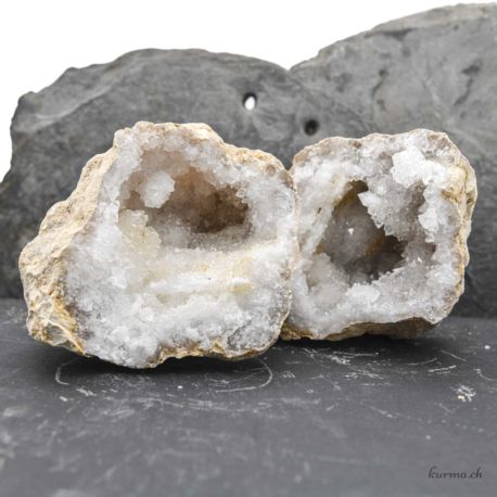 Acheter Minéraux Lot Géode Quartz M 12-15cm - N°16852-1 dans la boutique en ligne Kûrma. Magasin suisse de pierre de qualité.