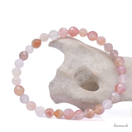 Bracelet Agate du Botswana abricot rose 6-6.5mm Facettes - N°17067.170-1 disponible en ligne et dans la boutique Kûrma.