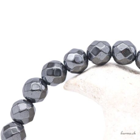 Bracelet Hématite 6mm Facettes - N°17160.170-2 disponible en ligne et dans la boutique Kûrma.