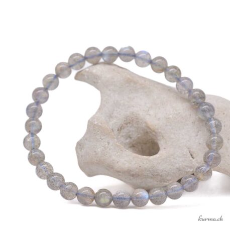 Bracelet Labradorite 6-6.5mm AAA - N°17209.180-1 disponible en ligne et dans la boutique Kûrma.