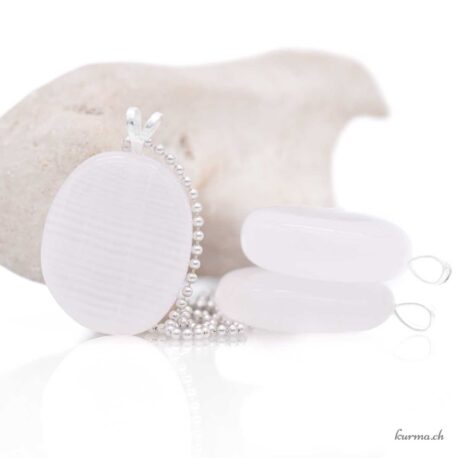 Ciondolo ovale di manganocalcite in argento sterling 925