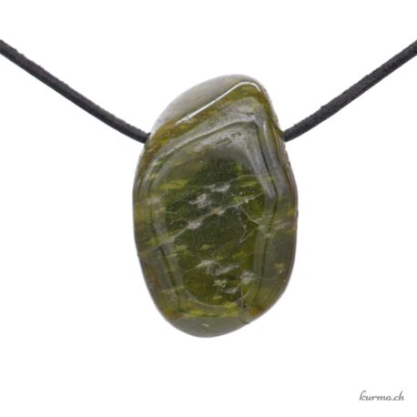Vésuvianite - Pendentif en pierre percée