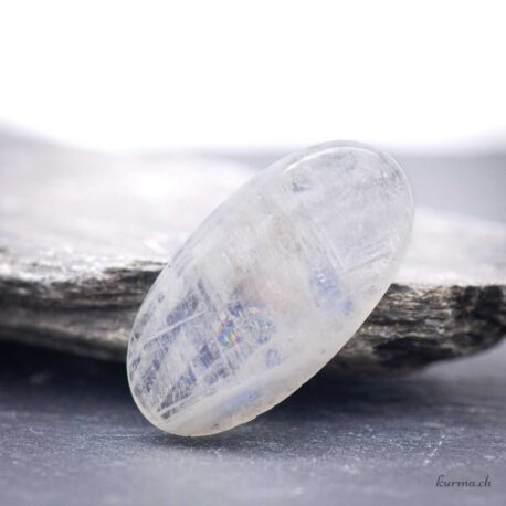 Cabochon en Labradorite blanche